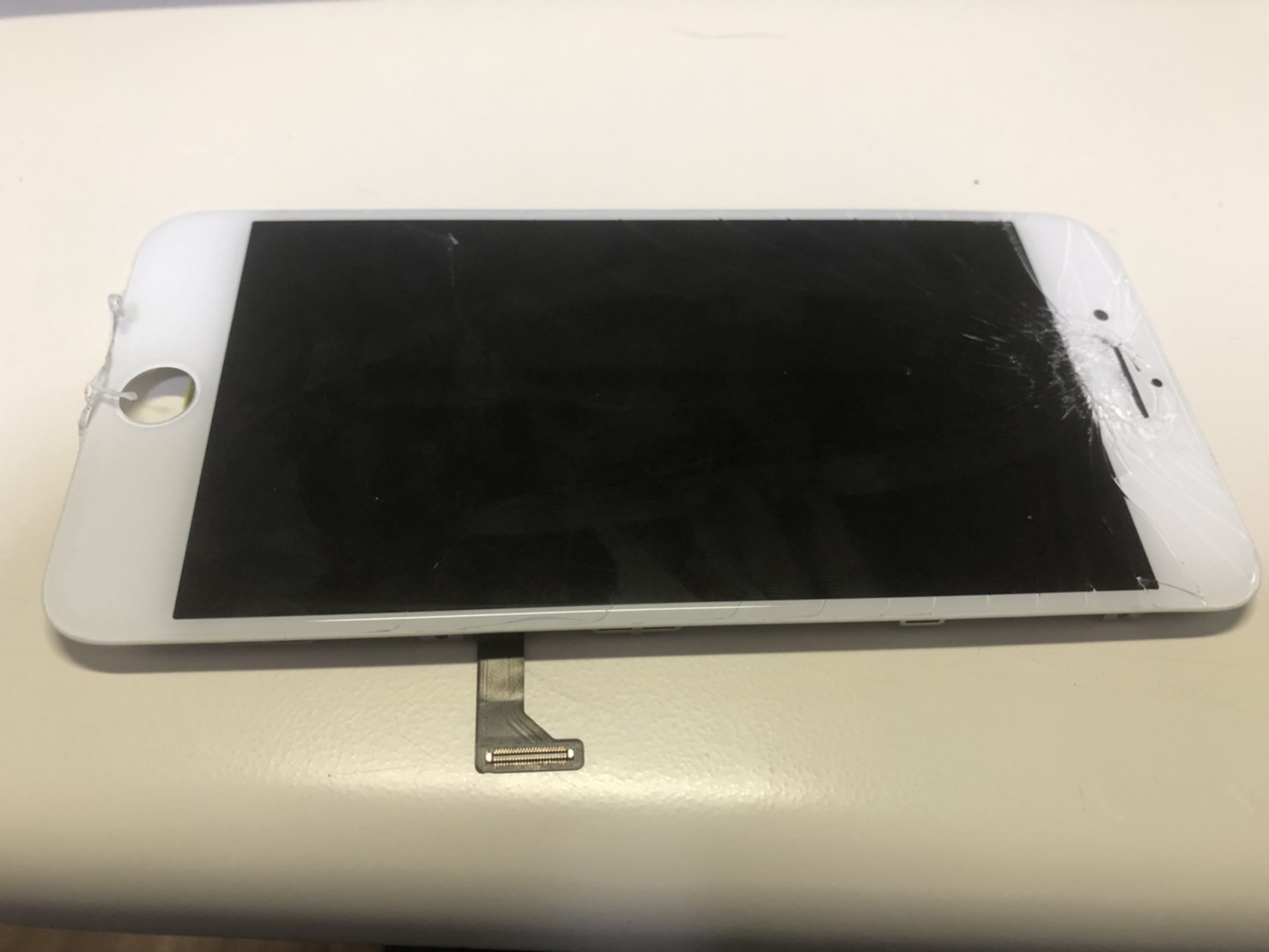 iphone8plusのガラスを直してみた